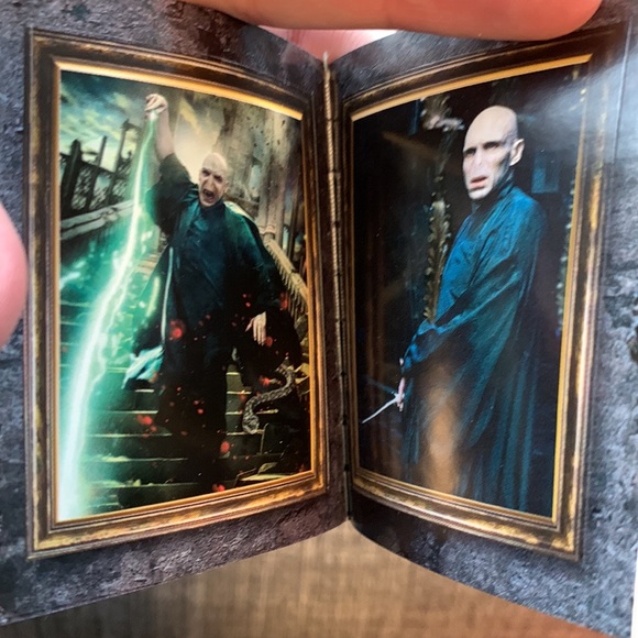 Harry Potter Lord Voldemort’s Wand and Sticker Kit - Picture 3 of 5